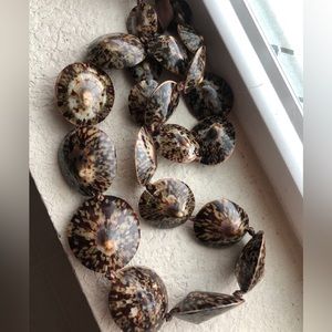 Chunky Hawaiian shell Lei Necklace with Ribbon Bow Closure